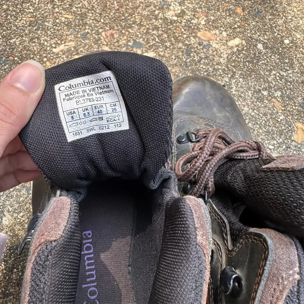 Columbia light wear